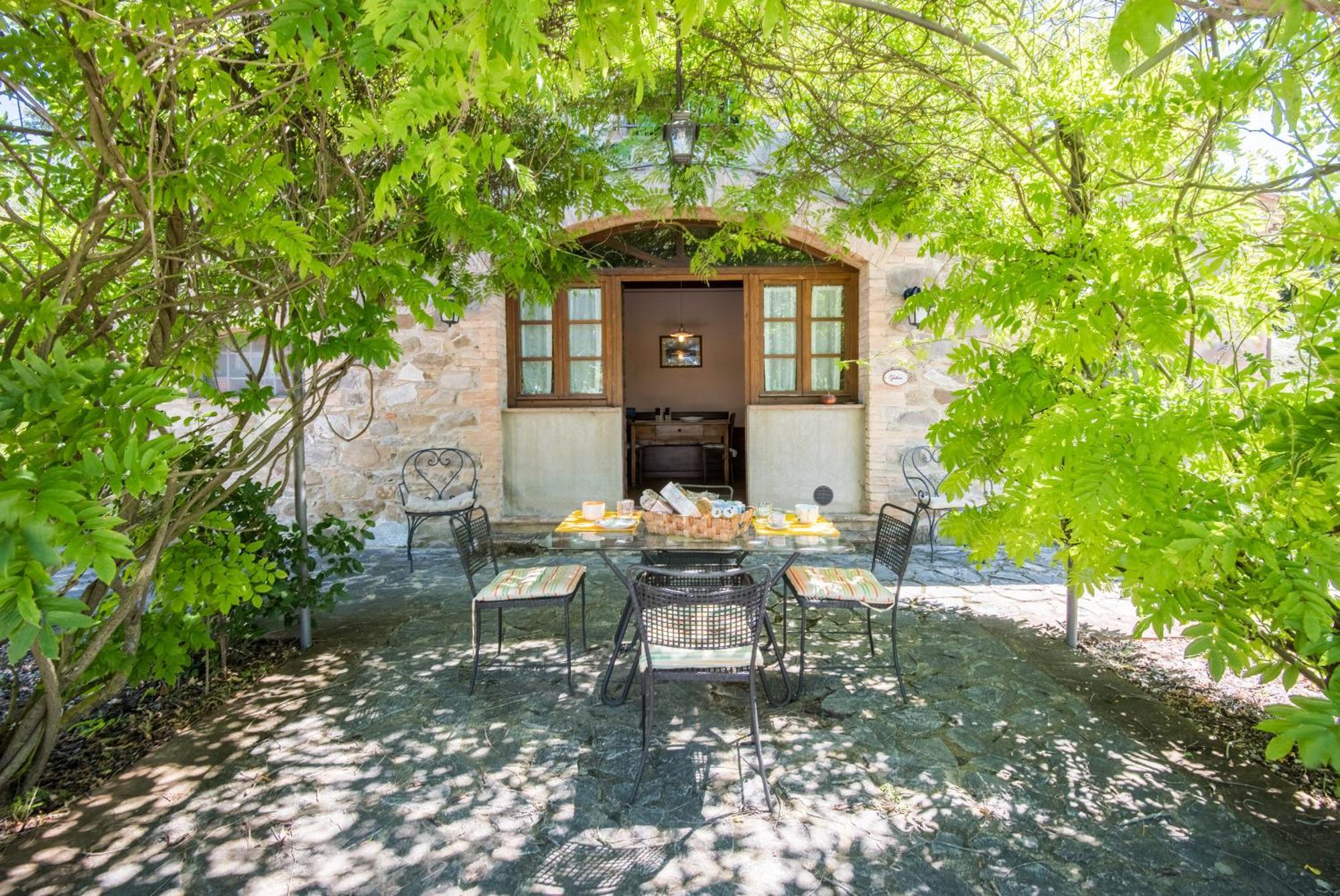 Glicine Apartment Podere Giardino Montalcino Luaran gambar